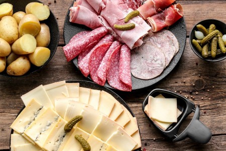 La recette authentique de la raclette au fromage